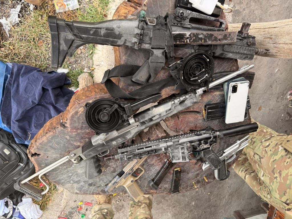 Fuzis, submetralhadora e granada são apreendidos durante operação em Caraíva; Confira