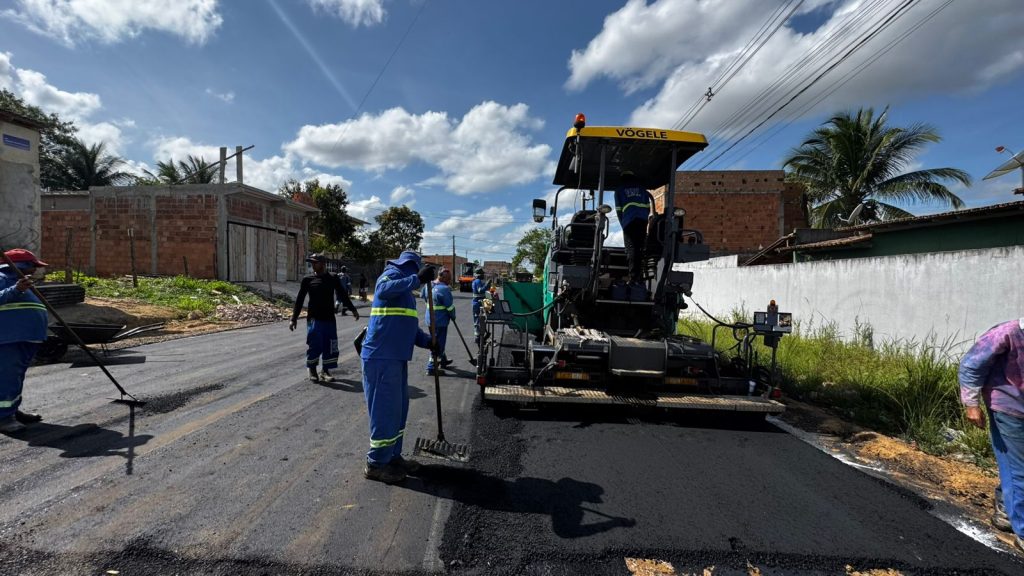 Prefeitura de Eunápolis avança com obras de macrodrenagem e pavimentação na Rua Adolfo Xavier