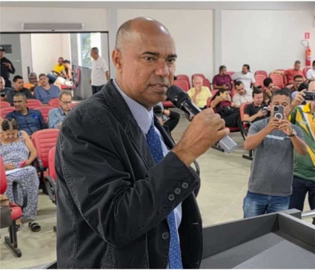 Vereador Ubaldo Suzart Propõe Pavimentação e Drenagem da Av. Débora Reis em Eunápolis