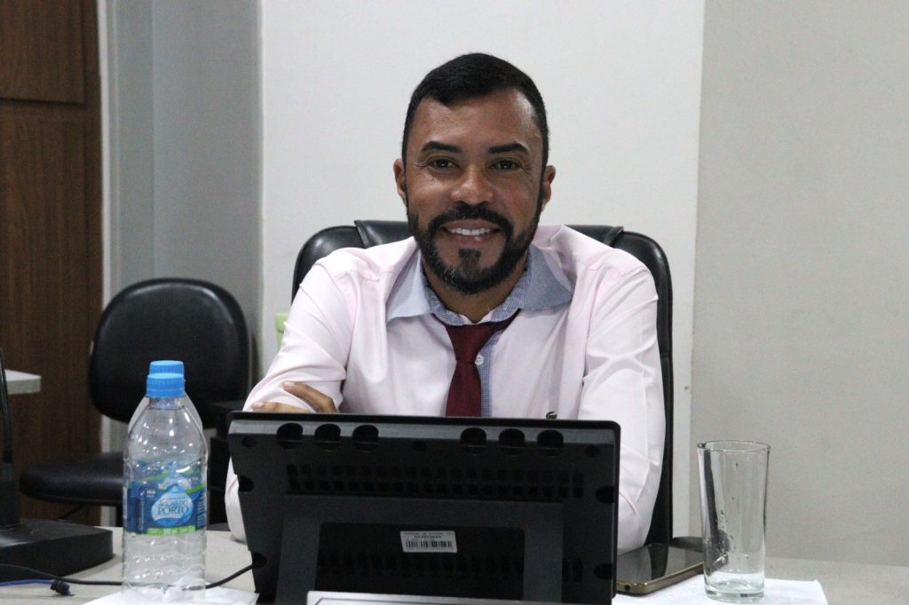 Nova Lei coloca psicólogas(as) e assistentes sociais na rede pública da educação básica