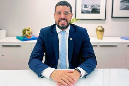 Enquete aponta que popularidade do prefeito de Itabela Ricardo Flauzino segue em alta após 10 meses de gestão