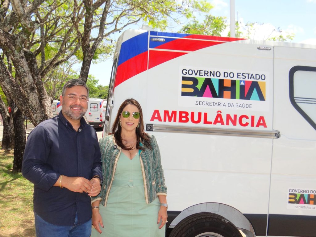 Deputada Cláudia Oliveira destina ambulância para Itapebi e reforça compromisso com a saúde nos municípios