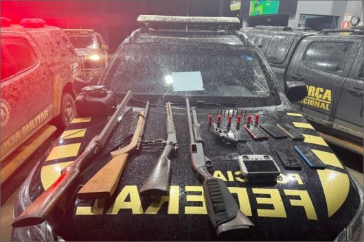 Ação integrada da PF prende suspeitos de atirar em turistas e descobre esconderijo de armas no sul da Bahia