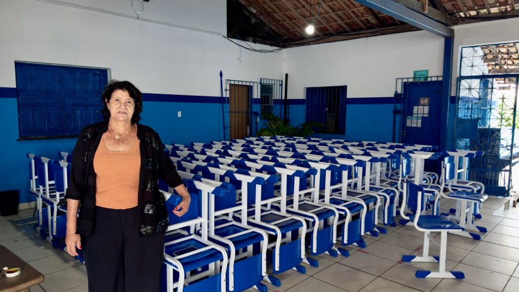 Prefeitura de Eunápolis entrega novo mobiliário nas escolas municipais. Início das aulas acontece em 23 de fevereiro
