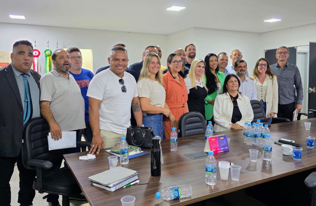 Reunião dos vereadores com nova secretária de Saúde discute melhorias no atendimento