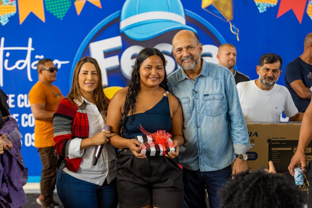 Prefeitura reúne garis e familiares em celebração que reconhece o trabalho de quem cuida da cidade