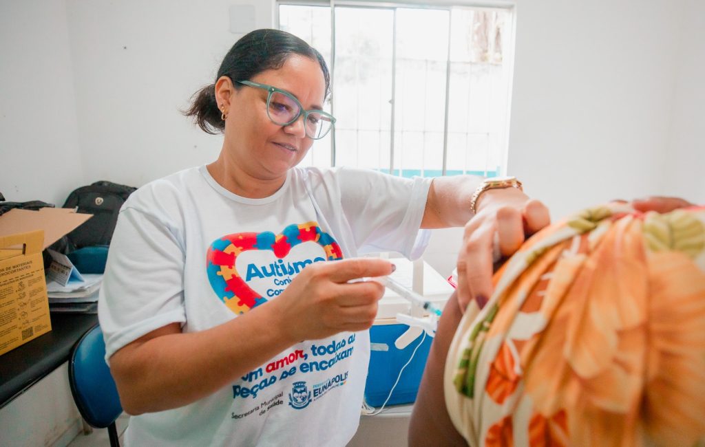 Vacinação contra a gripe é liberada para toda a população em Eunápolis