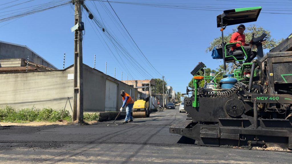 Prefeitura de Eunápolis ultrapassa 110 mil m² de pavimentação executados em 18 meses