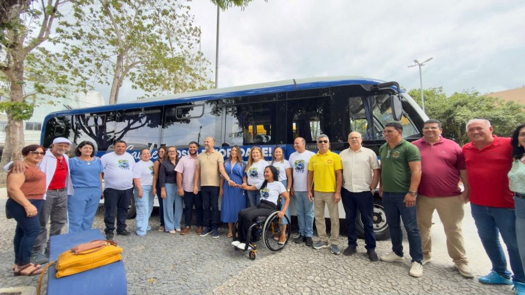 Prefeitura de Eunápolis entrega sete novos veículos para a Saúde, Educação, Assistência Social e Serviços Públicos